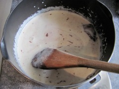 Melting chocolate in cream